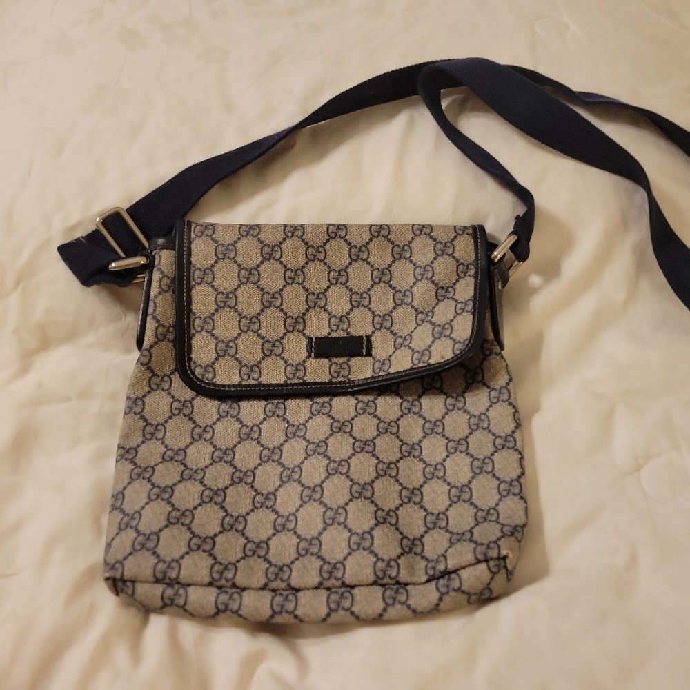 Authentic GUCCI GG Plus/GG Supreme 223666 Shoulder Bag